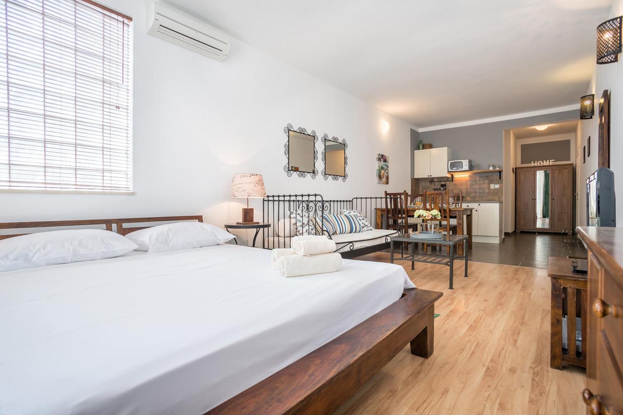 Zlatni Bol Apartments Szoba fotó