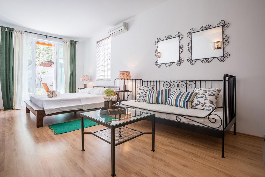 Zlatni Bol Apartments Kültér fotó
