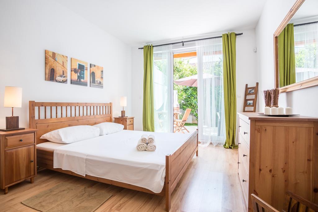 Zlatni Bol Apartments Kültér fotó