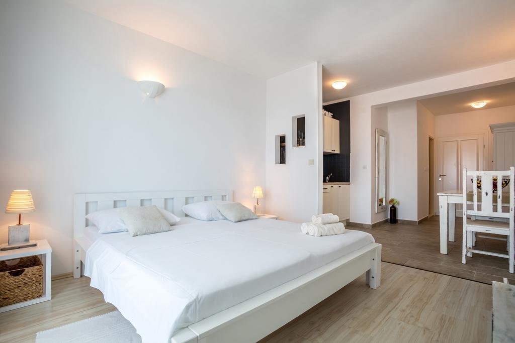 Zlatni Bol Apartments Szoba fotó