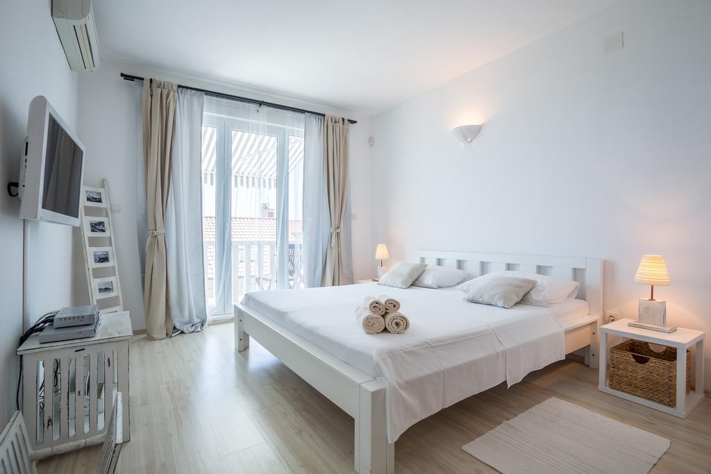 Zlatni Bol Apartments Szoba fotó