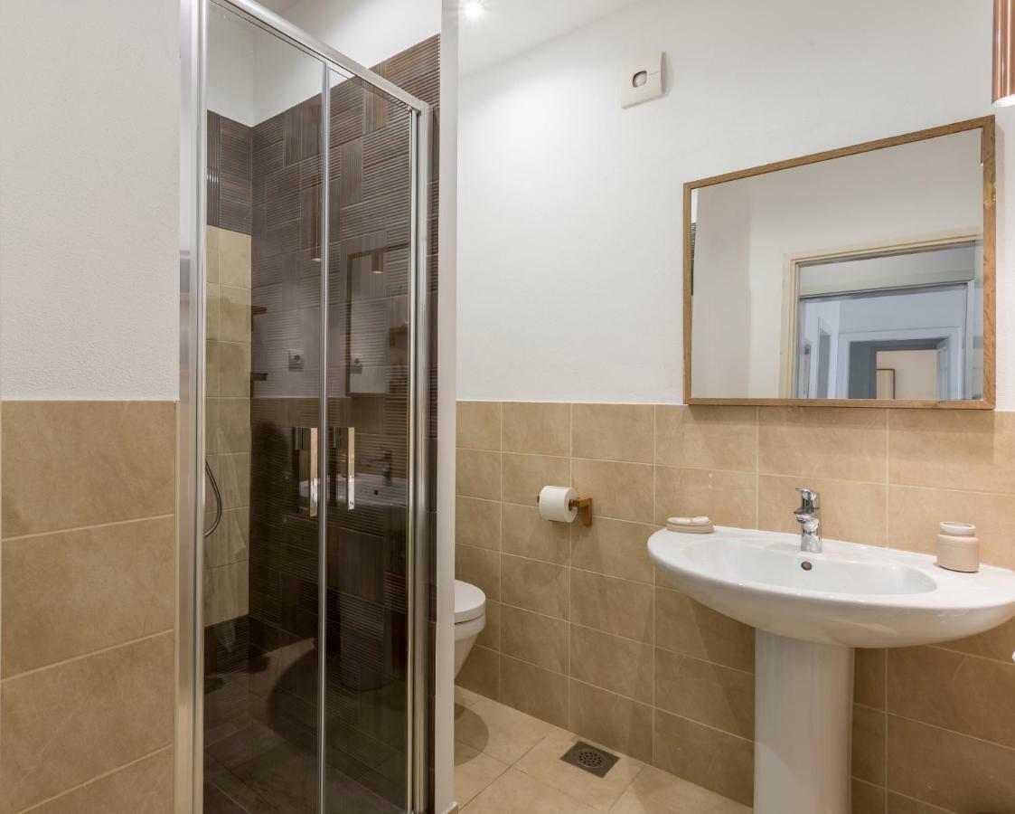 Zlatni Bol Apartments Kültér fotó