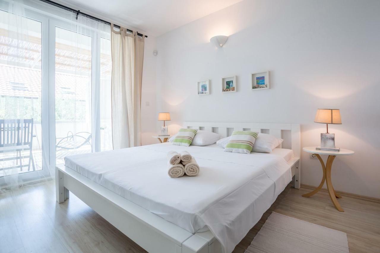 Zlatni Bol Apartments Kültér fotó